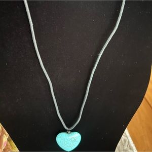 Women’s beautiful large heart turquoise necklace with black necklace rope NEW